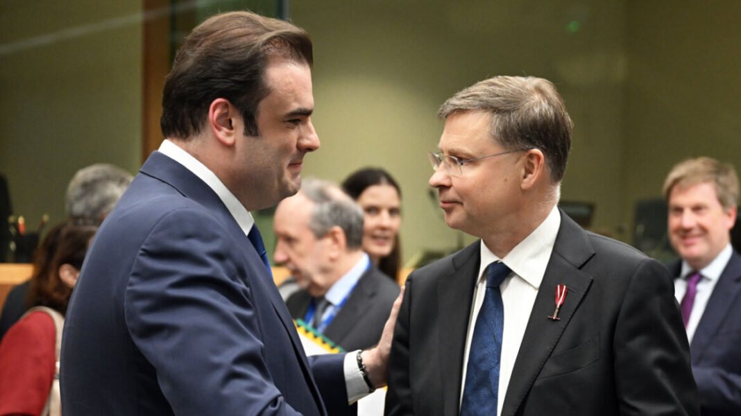 Eurogroup: Ο Ντομπρόβσκις ζητά δημοσιονομική σύνεση, «θα εξετάσουμε πιο διεξοδικά τα αιτήματα Ελλάδας και Ιταλίας για μεγαλύτερη ευελιξία»