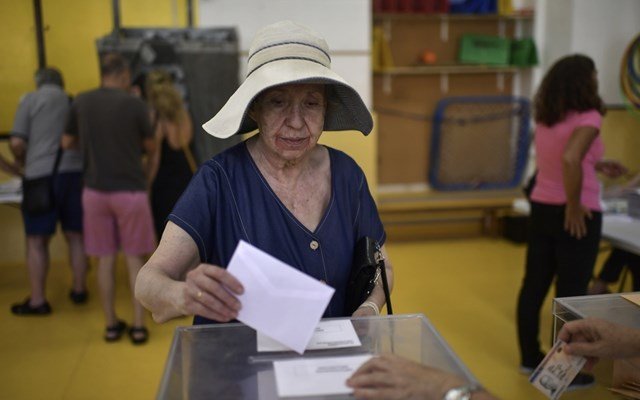 Ισπανία-–-Δημοσκοπήσεις:-Το-δεξιό-και-το-ακροδεξιό-κόμμα-διατηρούν-προβάδισμα-στην-πρόθεση-ψήφου