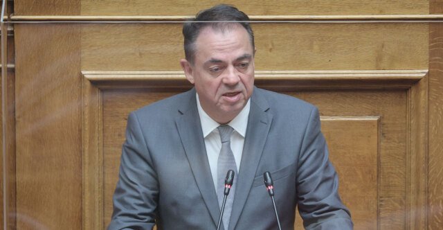 Ο Δημήτρης Κωνσταντόπουλος διαψεύδει ότι εξύβρισε και πήγε να χτυπήσει την Άννα Παπαδοπούλου και απειλεί με μηνύσεις Ο-Δημήτρης-Κωνσταντόπουλος-διαψεύδει-ότι-εξύβρισε-και-πήγε-να-χτυπήσει-την-Άννα-Παπαδοπούλου-και-απειλεί-με-μηνύσεις
