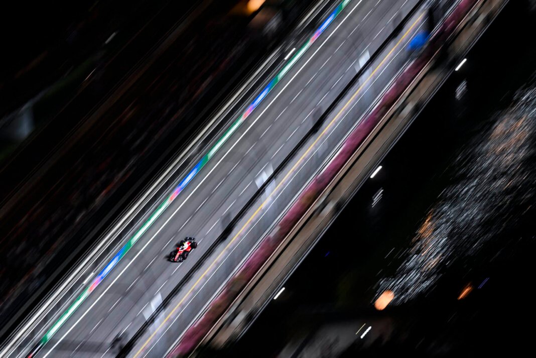 f1:-Η-ferrari-διέθετε-την-απαιτούμενη-ταχύτητα-για-να-κατακτήσει-την-pole-position-στο-gp-Σιγκαπούρης