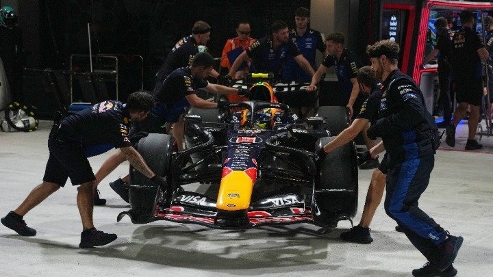 Formula 1: Στον Φερστάπεν η pole position για το αυριανό Grand Prix στη Σιγκαπούρη formula-1:-Στον-Φερστάπεν-η-pole-position-για-το-αυριανό-grand-prix-στη-Σιγκαπούρη