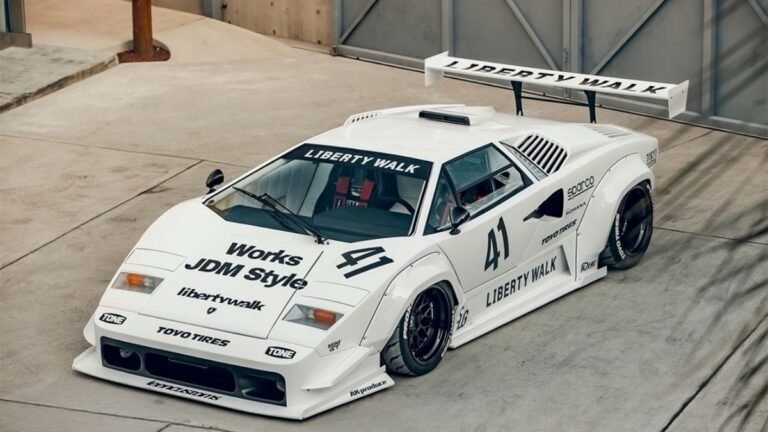 Η-liberty-walk-έκανε-πιο-«άγρια»-τη-lamborghini-countach