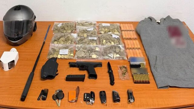 Συνελήφθη 33χρονος που λήστεψε βενζινάδικο στο Παλαιό Φάληρο με πιστόλι και κλείδωσε τον υπάλληλο Συνελήφθη-33χρονος-που-λήστεψε-βενζινάδικο-στο-Παλαιό-Φάληρο-με-πιστόλι-και-κλείδωσε-τον-υπάλληλο