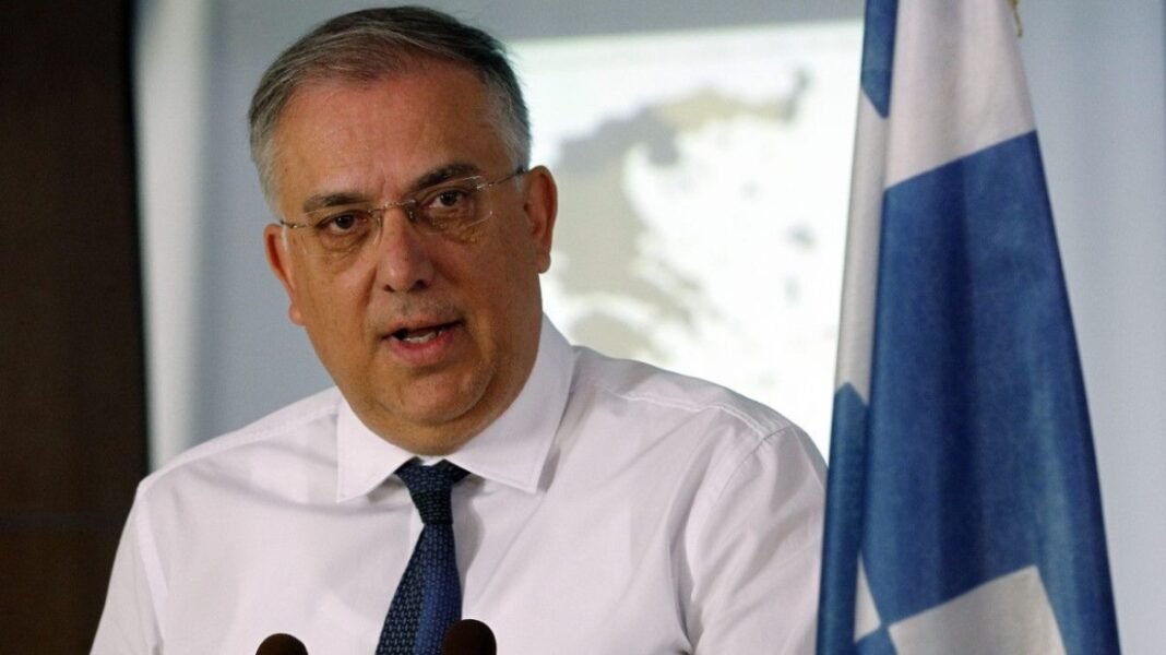 Θεοδωρικάκος: Νέα μέτρα για το πετρέλαιο θέρμανσης και το ντίζελ εντός της εβδομάδας, έρχονται τρία νέα καθεστώτα για τις ΜμΕ Θεοδωρικάκος: Νέα μέτρα για το πετρέλαιο θέρμανσης και το ντίζελ εντός της εβδομάδας, έρχονται τρία νέα καθεστώτα για τις ΜμΕ