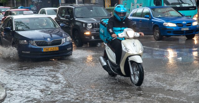 Οι οδηγίες της Πολιτικής Προστασίας ενόψει της επιδείνωσης του καιρού, τι πρέπει να κάνετε αν είστε έξω ή στο αυτοκίνητο Οι-οδηγίες-της-Πολιτικής-Προστασίας-ενόψει-της-επιδείνωσης-του-καιρού,-τι-πρέπει-να-κάνετε-αν-είστε-έξω-ή-στο-αυτοκίνητο