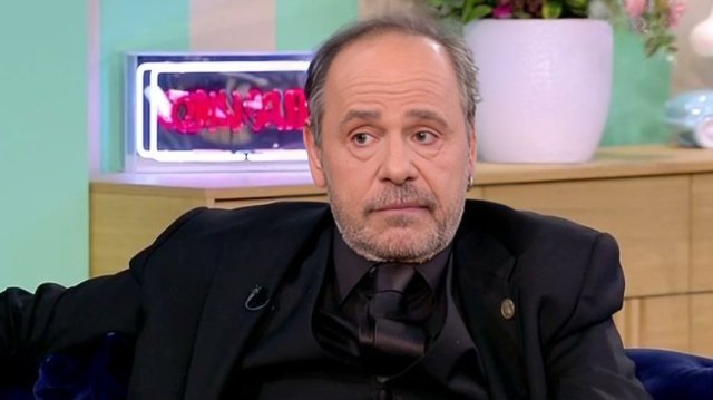 Αλέξανδρος Ρήγας: Ο χρόνος είναι αδίστακτος, για να μη γίνει γραφικός πρέπει να αντιληφθείς ότι από μία ηλικία και μετά συρρικνώνεσαι Αλέξανδρος-Ρήγας:-Ο-χρόνος-είναι-αδίστακτος,-για-να-μη-γίνει-γραφικός-πρέπει-να-αντιληφθείς-ότι-από-μία-ηλικία-και-μετά-συρρικνώνεσαι