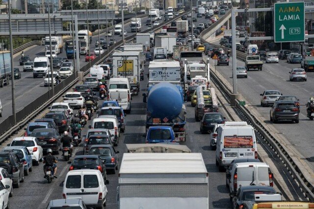 Live η κίνηση τώρα στους δρόμους: Μποτιλιάρισμα 9 χλμ στο καθοδικό ρεύμα του Κηφισού, συγκρούστηκε νταλίκα με ΙΧ – 30λεπτες καθυστερήσεις στην Αττική Οδό live-η-κίνηση-τώρα-στους-δρόμους:-Μποτιλιάρισμα-9-χλμ-στο-καθοδικό-ρεύμα-του-Κηφισού,-συγκρούστηκε-νταλίκα-με-ΙΧ-–-30λεπτες-καθυστερήσεις-στην-Αττική-Οδό