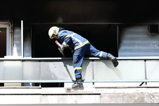 58χρονη στη Θεσσαλονίκη έβαζε φωτιά στην εξώπορτα της γειτόνισσάς της επειδή την ενοχλούσε ο θόρυβος 58χρονη-στη-Θεσσαλονίκη-έβαζε-φωτιά-στην-εξώπορτα-της-γειτόνισσάς-της-επειδή-την-ενοχλούσε-ο-θόρυβος