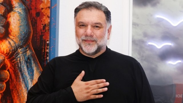 Γρηγόρης-Αρναούτογλου:-Πονούσε-η-ψυχή-μου-και-πήγα-σε-ψυχίατρο,-με-βοήθησε-να-σταθώ-στα-πόδια-μου