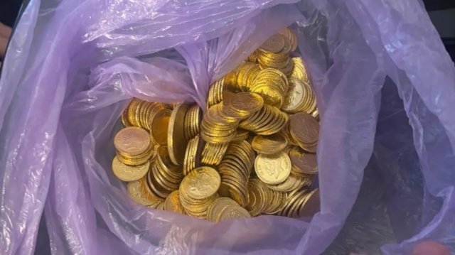 Απατεώνες από δήθεν εταιρεία κοινοχρήστων έπεισαν 89χρονη στο Μαρούσι να τους αποκαλύψει κρυψώνα με €220.000 σε λίρες και μετρητά, την γκρέμισαν με βαριοπούλα Απατεώνες-από-δήθεν-εταιρεία-κοινοχρήστων-έπεισαν-89χρονη-στο-Μαρούσι-να-τους-αποκαλύψει-κρυψώνα-με-e220.000-σε-λίρες-και-μετρητά,-την-γκρέμισαν-με-βαριοπούλα