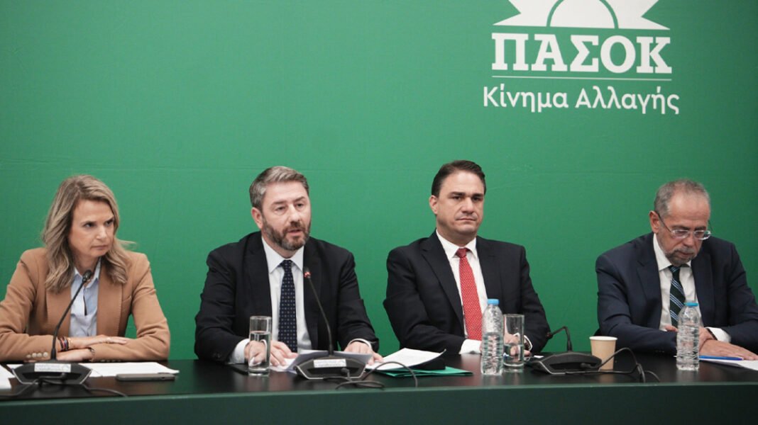 Το ΠΑΣΟΚ παρουσίασε την πρότασή του για το ιδιωτικό χρέος: «Η διόγκωση του προβλήματος ήταν πολιτική επιλογή», λέει ο Ανδρουλάκης Το ΠΑΣΟΚ παρουσίασε την πρότασή του για το ιδιωτικό χρέος: «Η διόγκωση του προβλήματος ήταν πολιτική επιλογή», λέει ο Ανδρουλάκης