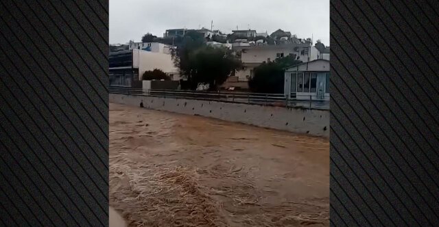 Ένας 25χρονος νεκρός στη Ρόδο από την κακοκαιρία, παρασύρθηκε από τα ρέματα με το αυτοκίνητό του Ένας-25χρονος-νεκρός-στη-Ρόδο-από-την-κακοκαιρία,-παρασύρθηκε-από-τα-ρέματα-με-το-αυτοκίνητό-του