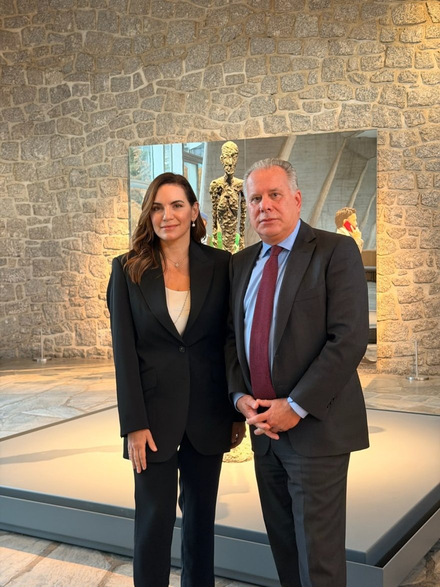 Συνάντηση Κεφαλογιάννη με ηγεσία της UNESCO στο Παρίσι, στο επίκεντρο ο πολιτιστικός τουρισμός και η προστασία της κληρονομιάς Συνάντηση Κεφαλογιάννη με ηγεσία της UNESCO στο Παρίσι, στο επίκεντρο ο πολιτιστικός τουρισμός και η προστασία της κληρονομιάς