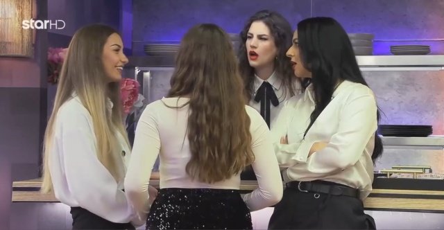 first-dates:-Απίθανη-ανατροπή-με-δύο-ζευγάρια-που-άλλαξαν-παρτενέρ-στη-μέση-του-ραντεβού,-δείτε-βίντεο