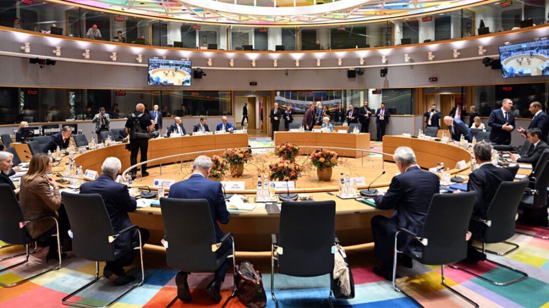 Σύνοδος Κορυφής: Πυρά Μέτσολα σε ηγέτες «δεν μπορούμε να συμφωνούμε και μετά να περικόπτουμε», τελεσίγραφο Μακρόν, ρήγμα στους «27» για την ενέργεια Σύνοδος Κορυφής: Πυρά Μέτσολα σε ηγέτες «δεν μπορούμε να συμφωνούμε και μετά να περικόπτουμε», τελεσίγραφο Μακρόν, ρήγμα στους «27» για την ενέργεια