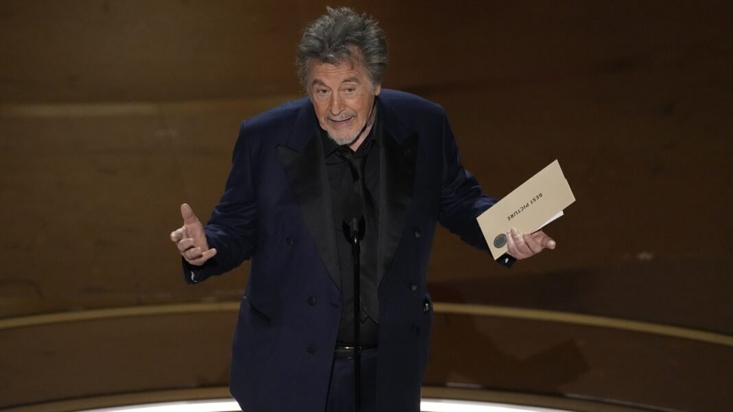 al-pacino:-Ο-86χρονος-σταρ-τιμάται-με-το-Βραβείο-Συνολικής-Προσφοράς-του-Σωματείου-Αμερικανών-Ηθοποιών