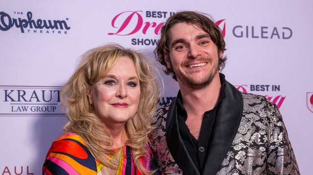Η μητέρα του RJ Mitte για τη στιγμή που εντόπισε νεκρό τον ηθοποιό: Μία γυναίκα δεν θα έπρεπε ποτέ να βρίσκει το παιδί της έτσι Η-μητέρα-του-rj-mitte-για-τη-στιγμή-που-εντόπισε-νεκρό-τον-ηθοποιό:-Μία-γυναίκα-δεν-θα-έπρεπε-ποτέ-να-βρίσκει-το-παιδί-της-έτσι
