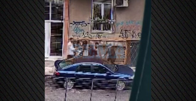 Αδίστακτοι ληστές στη Νέα Ιωνία: Χτυπούν ηλικιωμένο και του αρπάζουν τον σταυρό από τον λαιμό, δείτε βίντεο Αδίστακτοι-ληστές-στη-Νέα-Ιωνία:-Χτυπούν-ηλικιωμένο-και-του-αρπάζουν-τον-σταυρό-από-τον-λαιμό,-δείτε-βίντεο