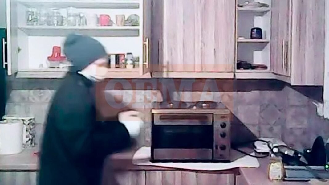 Νέες αποκαλύψεις για την 41χρονη που δηλητηρίαζε τον πρώην της στο Περιστέρι: Οι γονείς της δεν άφηναν τον πατέρα να δει το παιδί, λέει συγγενής της Νέες-αποκαλύψεις-για-την-41χρονη-που-δηλητηρίαζε-τον-πρώην-της-στο-Περιστέρι:-Οι-γονείς-της-δεν-άφηναν-τον-πατέρα-να-δει-το-παιδί,-λέει-συγγενής-της