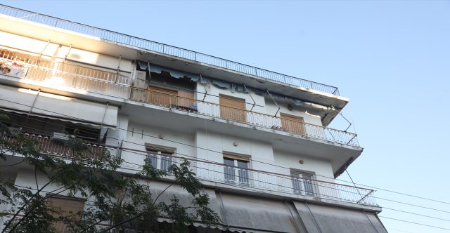 Νίκαια: Εντοπίστηκαν χειροβομβίδες και όπλο σε ταράτσα πολυκατοικίας Νίκαια:-Εντοπίστηκαν-χειροβομβίδες-και-όπλο-σε-ταράτσα-πολυκατοικίας