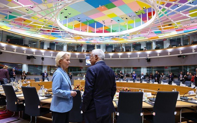 Σύνοδος ΕΕ: Συμβιβασμός για ενέργεια, νέες συγκρούσεις Σύνοδος-ΕΕ:-Συμβιβασμός-για-ενέργεια,-νέες-συγκρούσεις