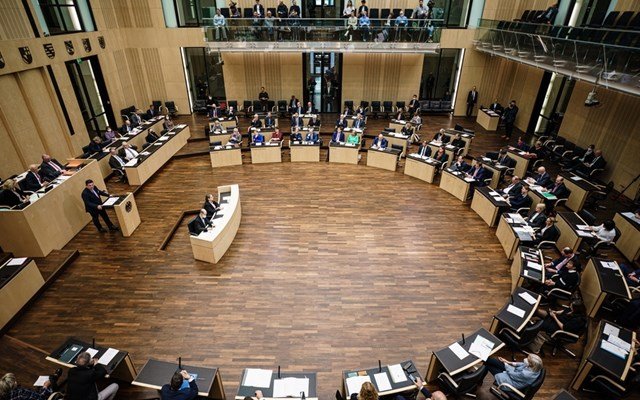 Γερμανία: Η άνω βουλή εγκρίνει την περαιτέρω αποδέσμευση αποθεμάτων πετρελαίου Γερμανία:-Η-άνω-βουλή-εγκρίνει-την-περαιτέρω-αποδέσμευση-αποθεμάτων-πετρελαίου