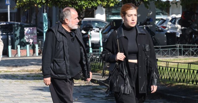 Οικογένεια και φίλοι αποχαιρετούν την Μπέτυ Βαλάση, συγκίνηση στο τελευταίο αντίο Οικογένεια-και-φίλοι-αποχαιρετούν-την-Μπέτυ-Βαλάση,-συγκίνηση-στο-τελευταίο-αντίο