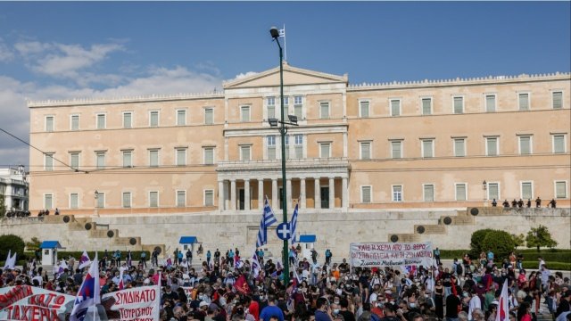 Απεργία-21-Οκτωβρίου:-Στους-δρόμους-εκπαιδευτικοί-και-μαθητές-για-τις-ελλείψεις-στην-παιδεία,-συγκεντρώσεις-σε-όλη-τη-χώρα