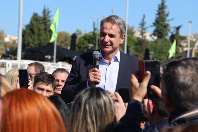 Μητσοτάκης-από-Λαύριο:-Η-Ελλάδα-δεν-θα-γυρίσει-πίσω-στην-εποχή-των-λαϊκιστών-και-των-ψεύτικων-υποσχέσεων,-έχουμε-εφεδρείες-για-τον-δύσκολο-χειμώνα