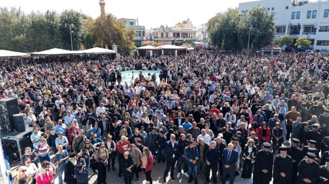 Χίος: Σε εξέλιξη κινητοποιήσεις για το τετράμηνο κλείσιμο του αεροδρομίου, κατέβασαν ρολά τα καταστήματα, δείτε φωτογραφίες Χίος:-Σε-εξέλιξη-κινητοποιήσεις-για-το-τετράμηνο-κλείσιμο-του-αεροδρομίου,-κατέβασαν-ρολά-τα-καταστήματα,-δείτε-φωτογραφίες