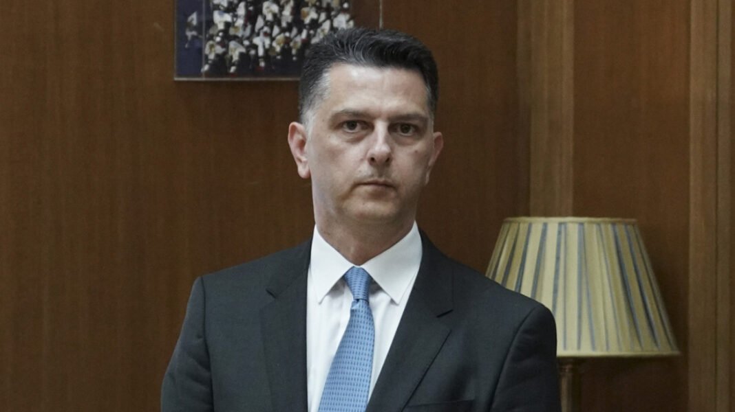 ΠΑΣΟΚ για Μπεκίρη: Δεν μπορεί να παραμένει στη θέση του μετά τις αποκαλύψεις για το πτυχίο του- Νομικά αναμένεται να κινηθεί ο ίδιος ΠΑΣΟΚ για Μπεκίρη: Δεν μπορεί να παραμένει στη θέση του μετά τις αποκαλύψεις για το πτυχίο του- Νομικά αναμένεται να κινηθεί ο ίδιος