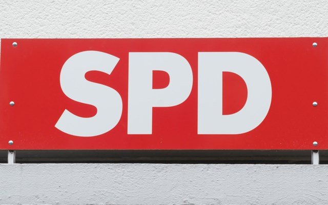 Γερμανία:-Το-spd-ξεκινά-συνομιλίες-για-συνασπισμό-με-την-Αριστερά-και-τους-Πράσινους-στο-Βερολίνο