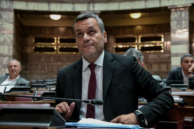 Ο Χάρης Μαμουλάκης παραιτήθηκε από τον ΣΥΡΙΖΑ και οδεύει προς Τσίπρα: Βαριές φανέλες, μεταγραφές και οι παλιοί… ξανάρχονται στην ΕΛΑΣ Ο-Χάρης-Μαμουλάκης-παραιτήθηκε-από-τον-ΣΥΡΙΖΑ-και-οδεύει-προς-Τσίπρα:-Βαριές-φανέλες,-μεταγραφές-και-οι-παλιοί…-ξανάρχονται-στην-ΕΛΑΣ