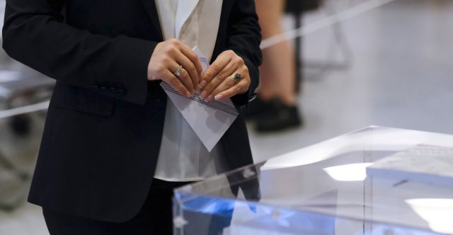 Opinion Poll: Στο 31,5% η ΝΔ στο λεκανοπέδιο Αττικής, προβάδισμα 14,6 μονάδων από την η ΕΛ.Α.Σ και 21,3 από το ΠΑΣΟΚ, το 47,8% θέλει αυτοδύναμη κυβέρνηση opinion-poll:-Στο-31,5%-η-ΝΔ-στο-λεκανοπέδιο-Αττικής,-προβάδισμα-14,6-μονάδων-από-την-η-ΕΛΑ.Σ-και-21,3-από-το-ΠΑΣΟΚ,-το-47,8%-θέλει-αυτοδύναμη-κυβέρνηση