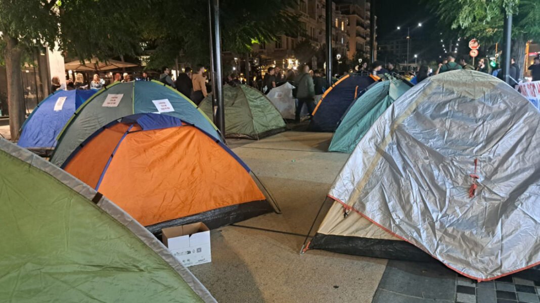Οι φοιτητές έστησαν σκηνές και στη Θεσσαλονίκη, δείτε βίντεο και φωτογραφίες Οι-φοιτητές-έστησαν-σκηνές-και-στη-Θεσσαλονίκη,-δείτε-βίντεο-και-φωτογραφίες
