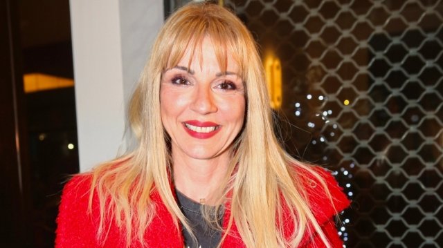 Ματίνα Νικολάου: Ένας έρωτας είναι καλοδεχούμενος, νέα γυναίκα είμαι Ματίνα-Νικολάου:-Ένας-έρωτας-είναι-καλοδεχούμενος,-νέα-γυναίκα-είμαι