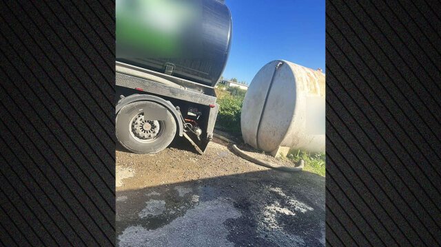 Συνελήφθη οδηγός βυτιοφόρου που άδειαζε λύματα σε οικόπεδο στα Σπάτα Συνελήφθη-οδηγός-βυτιοφόρου-που-άδειαζε-λύματα-σε-οικόπεδο-στα-Σπάτα