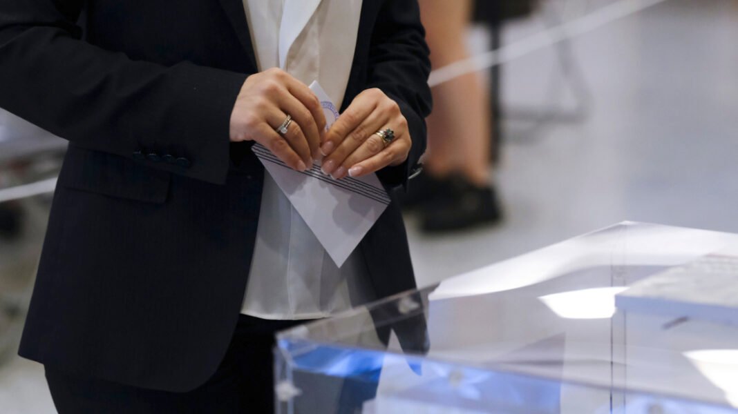 Opinion Poll: Στο 31,5% η ΝΔ στο λεκανοπέδιο Αττικής, προβάδισμα 14,6 μονάδων από την ΕΛ.Α.Σ και 21,3 από το ΠΑΣΟΚ, το 47,8% θέλει αυτοδύναμη κυβέρνηση Opinion Poll: Στο 31,5% η ΝΔ στο λεκανοπέδιο Αττικής, προβάδισμα 14,6 μονάδων από την ΕΛ.Α.Σ και 21,3 από το ΠΑΣΟΚ, το 47,8% θέλει αυτοδύναμη κυβέρνηση