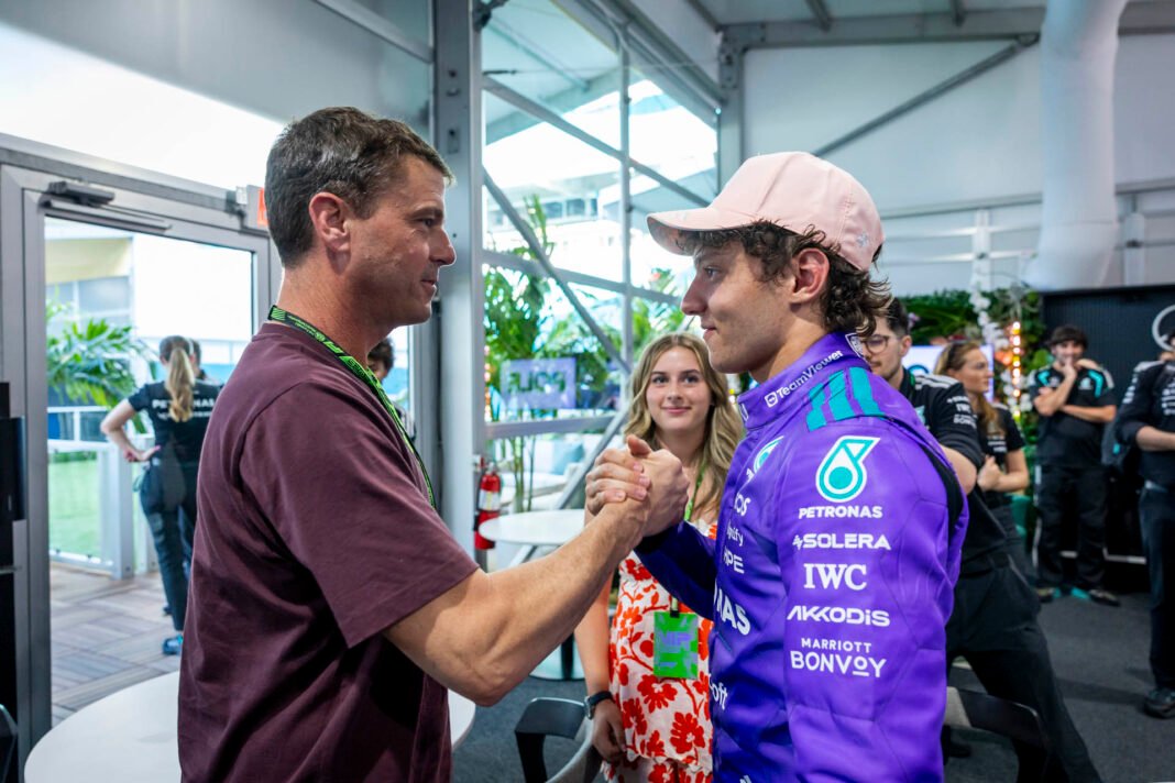 F1: Σε ρόλο πρεσβευτή της ομάδας της Mercedes ο αστροναύτης Reid Wiseman f1:-Σε-ρόλο-πρεσβευτή-της-ομάδας-της-mercedes-ο-αστροναύτης-reid-wiseman