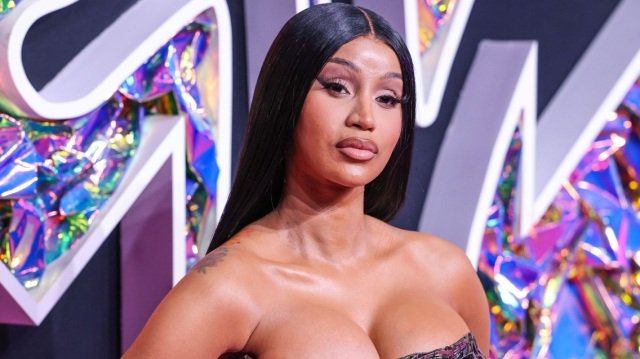 Η Cardi B θέλει να κάνει ξανά πλαστική στο στήθος της: Έχουν περάσει 18 χρόνια, πρέπει να το φτιάξω Η-cardi-b-θέλει-να-κάνει-ξανά-πλαστική-στο-στήθος-της: Έχουν-περάσει-18-χρόνια,-πρέπει-να-το-φτιάξω