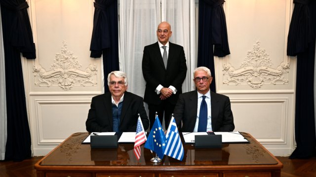 Παρουσία Δένδια υπογράφηκε στη Βοστώνη το μνημόνιο συνεργασίας του ΕΛΚΑΚ με το MIT Παρουσία-Δένδια-υπογράφηκε-στη-Βοστώνη-το-μνημόνιο-συνεργασίας-του-ΕΛΚΑΚ-με-το-mit