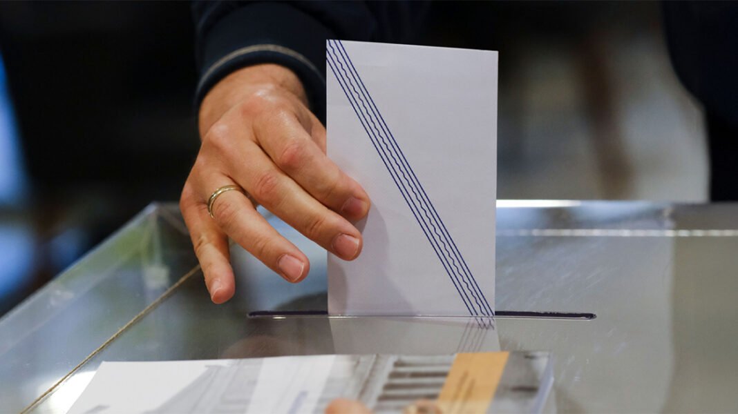 Pulse: Στο 30% η ΝΔ, στο 16,5% η ΕΛΑΣ, στο 13% το ΠΑΣΟΚ – Σωστά τα μέτρα για τα καύσιμα, χρειάζονται κι άλλα, λέει το 41%