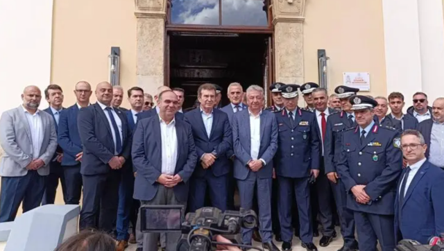 To FBI της Κρήτης εγκαινίασε ο Χρυσοχοΐδης: «Να είστε χρήσιμοι στους πολίτες» είπε στους αστυνομικούς to-fbi-της-Κρήτης-εγκαινίασε-ο-Χρυσοχοΐδης:-«Να-είστε-χρήσιμοι-στους-πολίτες»-είπε-στους-αστυνομικούς
