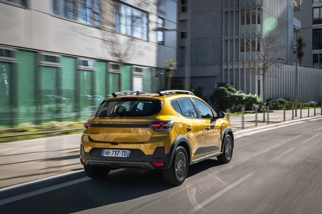 Στην Ελλάδα τα νέα Dacia Sandero Stepway και Jogger με τον κινητήρα hybrid 155 Στην-Ελλάδα-τα-νέα-dacia-sandero-stepway-και-jogger-με-τον-κινητήρα-hybrid-155