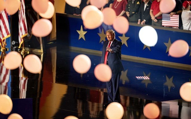 ΗΠΑ: Μεγάλη προεκλογική συγκέντρωση Τραμπ στο Μίσιγκαν – Κάλεσμα Ρεπουμπλικάνων για ενότητα ΗΠΑ:-Μεγάλη-προεκλογική-συγκέντρωση-Τραμπ-στο-Μίσιγκαν-–-Κάλεσμα-Ρεπουμπλικάνων-για-ενότητα