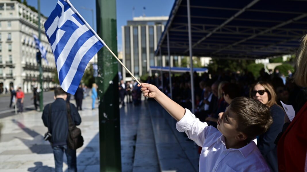 Πώς-θα-γιορτάσουν-τα-σχολεία-την-28η-Οκτωβρίου,-τι-ισχύει-για-τις-απουσίες-και-το-Ολοήμερο