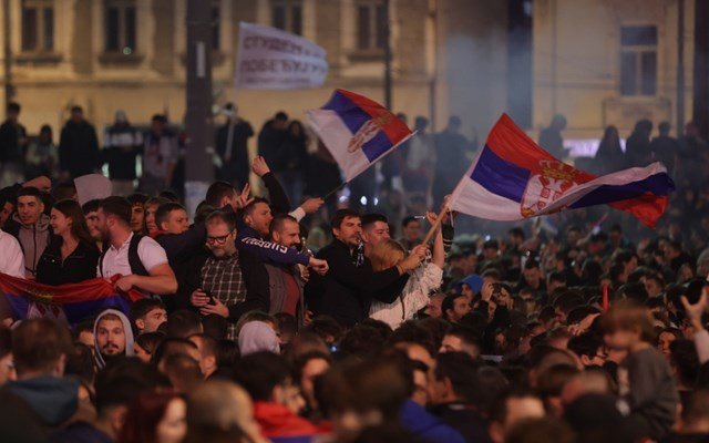 Σερβία:-Πανηγυρισμοί-για-την-νίκη-της-“Φοιτητικής-Λίστας”-έναντι-του-Βούτσιτς