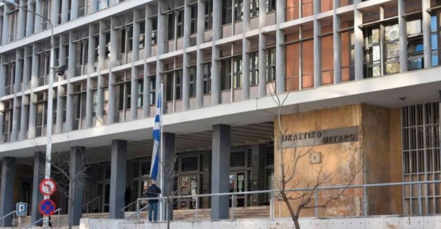 «Ζω-έναν-εφιάλτη-δύο-χρόνια»:-Αθωώθηκε-πατέρας-που-κατηγορήθηκε-από-την-πρώην-σύζυγό-του-για-κακοποίηση-του-παιδιού-τους