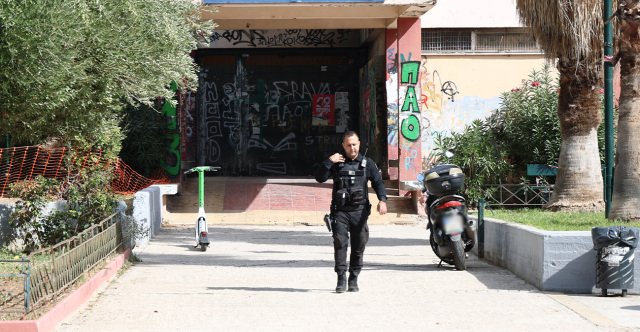 Μέχρι-την-ολοκλήρωση-των-ελέγχων-και-των-παρεμβάσεων,-τα-σχολεία-της-Γκράβας-θα-παραμείνουν-κλειστά,-λέει-ο-δήμος-Αθηναίων