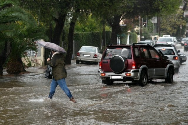 Πού θα είναι πιο έντονα τα καιρικά φαινόμενα τις επόμενες ώρες, οι 8 περιοχές με τα μεγαλύτερα ύψη βροχής σήμερα Πού-θα-είναι-πιο-έντονα-τα-καιρικά-φαινόμενα-τις-επόμενες-ώρες,-οι-8-περιοχές-με-τα-μεγαλύτερα-ύψη-βροχής-σήμερα